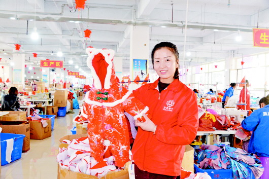 定西隴西縣：扶貧車(chē)間辦得好 上班就在家門(mén)口