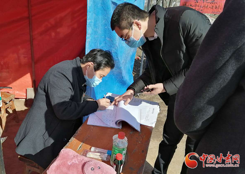 【甘肅全民戰(zhàn)“疫”】靈臺(tái)：不忘初心“戰(zhàn)疫情” 牢記使命“守防線(xiàn)”（圖）