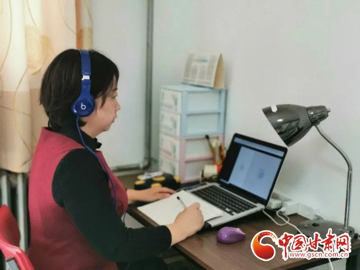 【三八特刊·“疫”線心聲】她，24小時(shí)聆聽(tīng)“疫”動(dòng)的心