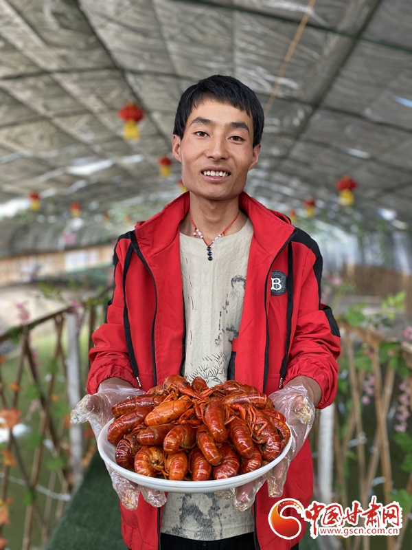 【甘肅省決戰(zhàn)決勝脫貧攻堅】“蝦老板”胡國泰脫貧錄：先交“學費”后致富