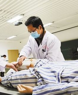 甘肅省轉發(fā)加強農(nóng)村訂單定向醫(yī)學生免費培養(yǎng)就業(yè)安置和履約管理工作的實施意見 長期扎根基層的全科醫(yī)生可破格晉升職稱