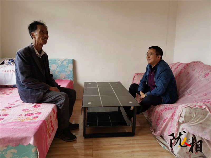 【隴人相】以扶貧為己任 把村民當(dāng)親人——記元古堆村黨支部第一書記、駐村幫扶工作隊隊長陳元兵