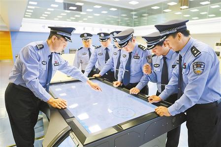 致敬！人民警察