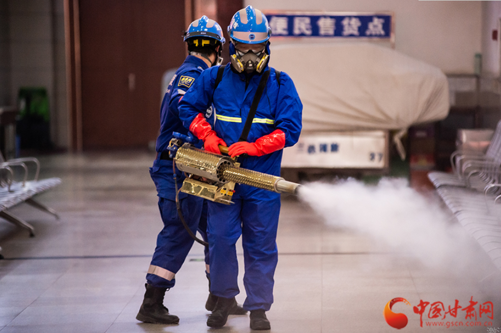 【新春走基層】護(hù)航回家路，蘭州車站這波操作很硬核！