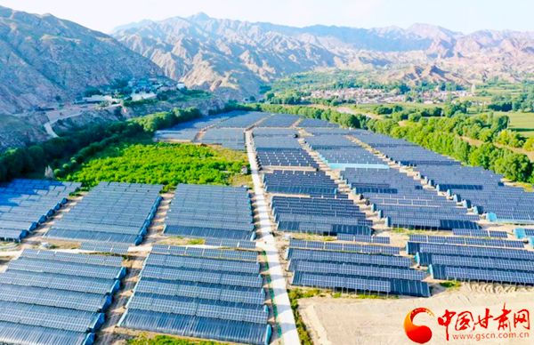 【奮斗百年路 啟航新征程 脫貧攻堅(jiān)答卷】以村為家，把貧困戶當(dāng)家人——記全國(guó)脫貧攻堅(jiān)先進(jìn)個(gè)人錢有