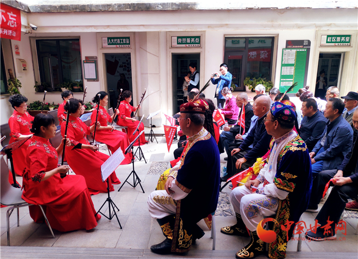 蘭州：社區(qū)搭建百姓大舞臺(tái) 歡樂(lè)的歌兒獻(xiàn)給黨