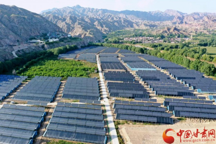 【奮斗百年路 啟航新征程 脫貧攻堅(jiān)答卷】以村為家，把貧困戶當(dāng)家人——記全國(guó)脫貧攻堅(jiān)先進(jìn)個(gè)人錢有