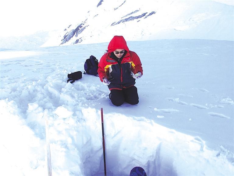 中科院西北研究院研究員李宗?。浩钸B山上的“守望者”