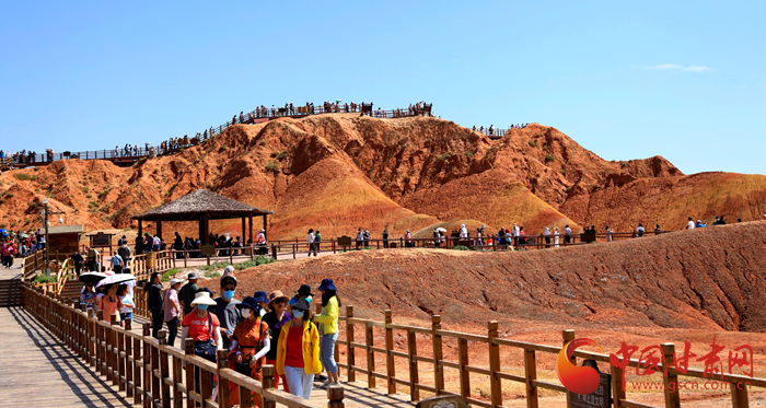 端午假期張掖共接待游客87.05萬人次，實(shí)現(xiàn)旅游收入4.64億元