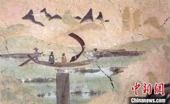 “一人搖櫓晃扁舟，兩人撐篙水上漂?！眻D為莫高窟第323窟《搖櫓帆船》（初唐）。　敦煌研究院供圖