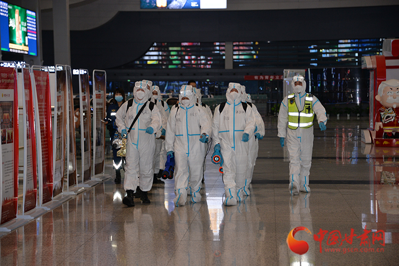 【隴拍客】蘭州西客站全面消殺，場面堪比大片