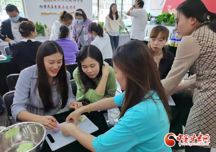 解鎖新技能！蘭州七里河區(qū)秋天的第一份手工月餅來了