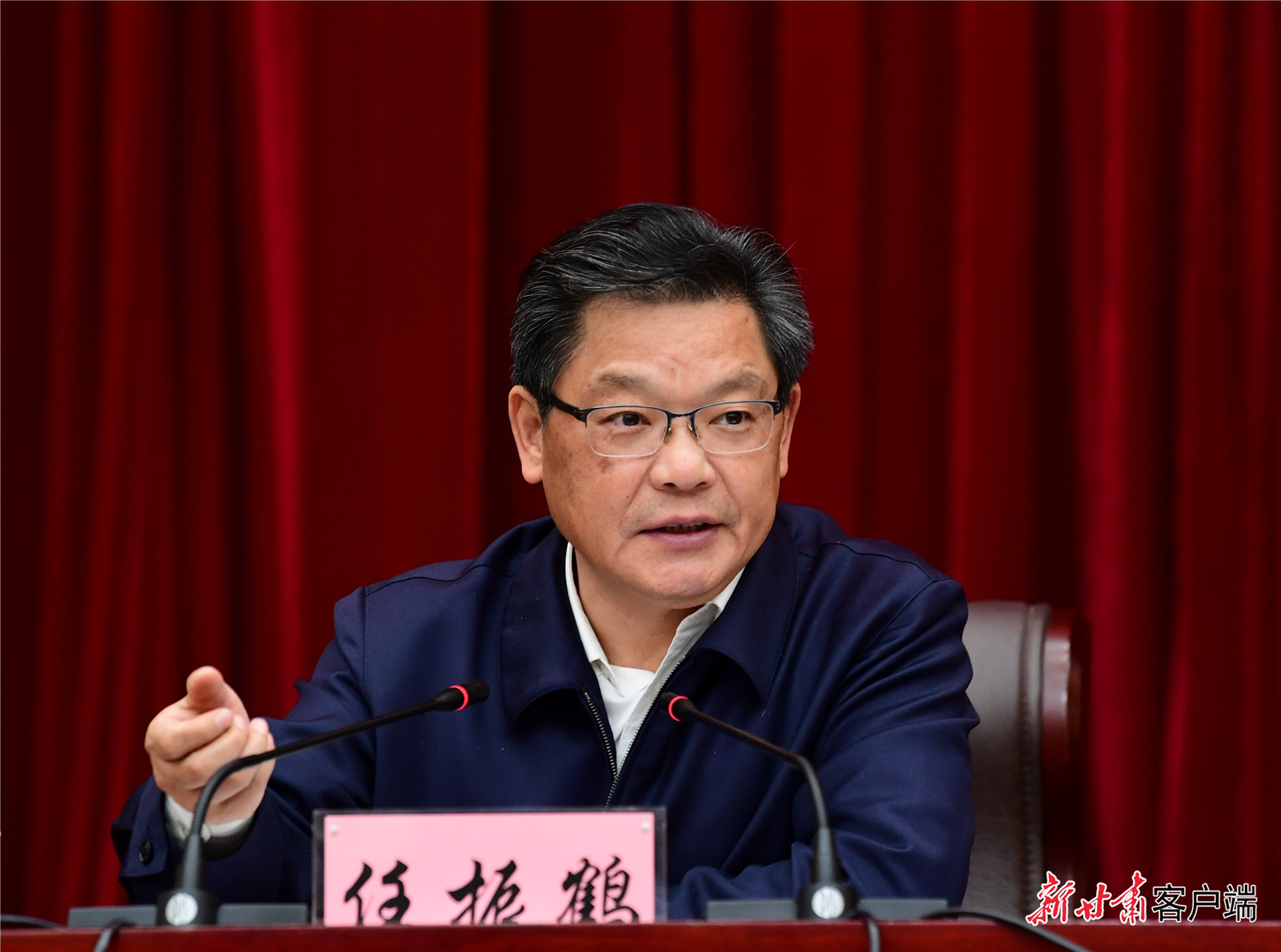 任振鶴在全省新型城鎮(zhèn)化工作推進(jìn)會(huì)議上強(qiáng)調(diào)：凝心聚力抓落實(shí)、蹄疾步穩(wěn)向前進(jìn)，奮力推進(jìn)新型城鎮(zhèn)化建設(shè)再上新臺(tái)階