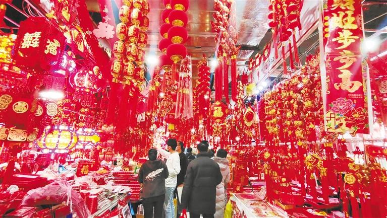 年貨豐 采購忙，金城紅紅火火迎新春