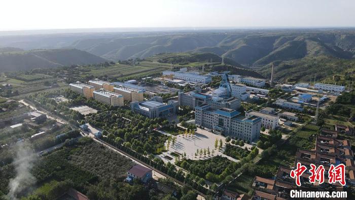 圖為華能正寧核桃峪煤礦廠區(qū)。(資料圖) 慶陽市委宣傳部供圖