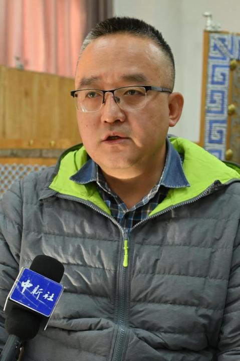 謝焱，甘肅省文物考古研究所副研究館員、考古研究二部主任、田野考古項目負責人。主持參與了張家川馬家塬戰(zhàn)國西戎墓地、臨潭磨溝齊家文化墓地等20多項考古調查、發(fā)掘工作，曾獲得中國國家文物局田野考古二、三等獎，“十二五”文物保護科學和技術創(chuàng)新二等獎等榮譽。