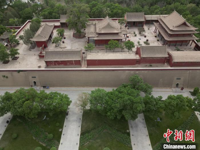 5月16日，航拍下的雷臺漢墓墓室入口。戴文昌　攝