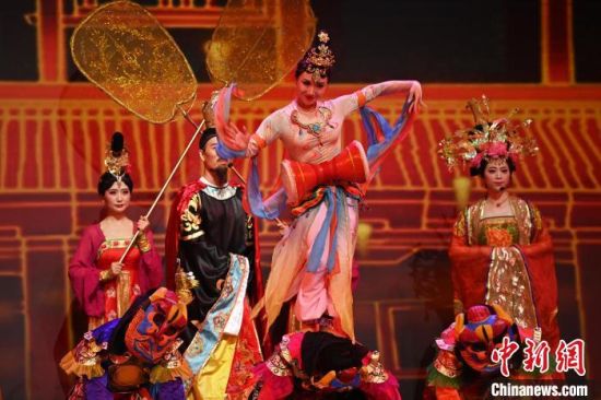 2023年第六屆敦煌文博會期間，系列演藝上演。(資料圖)李亞龍 攝
