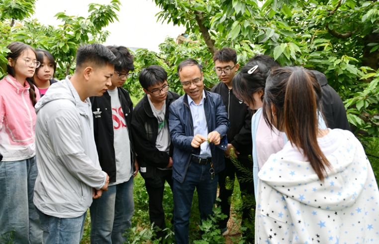 甘肅林業(yè)職業(yè)技術(shù)大學(xué)開(kāi)展2025年職業(yè)教育活動(dòng)周系列活動(dòng)